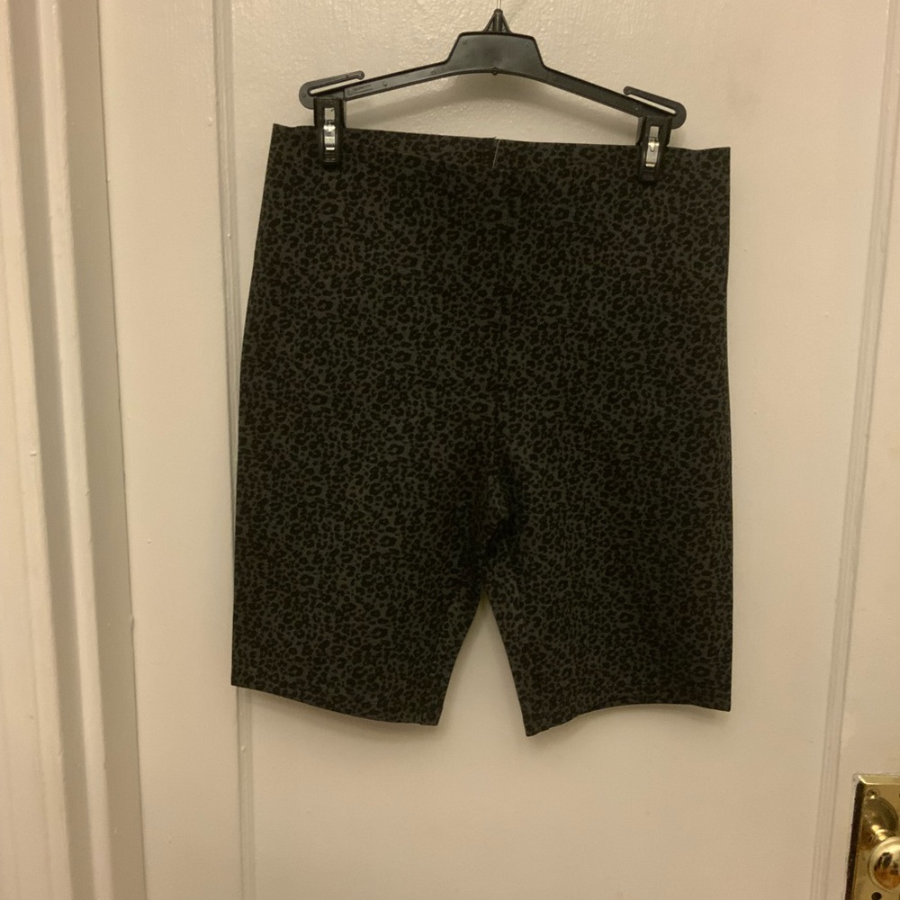 NWT Loft sculpt bike shorts leopard print.